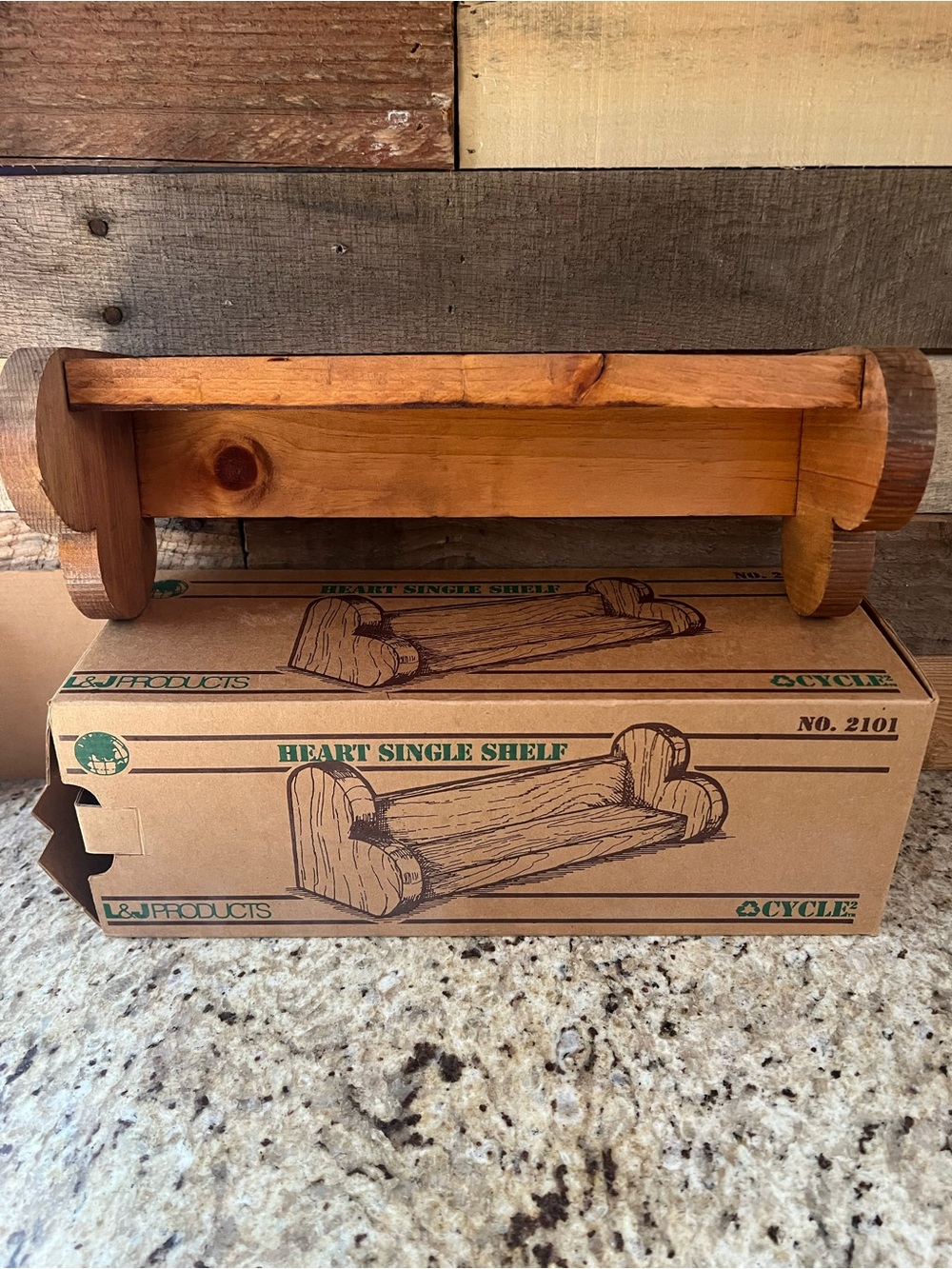 NIB Rustic Pine Heart Single Shelf